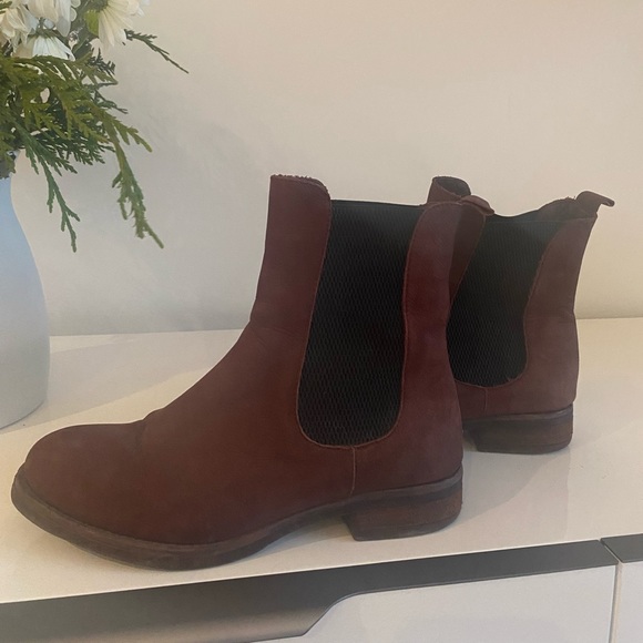 Bueno Shoes - 2 for $25 / Oxblood suede Chelsea ankle boots size 37